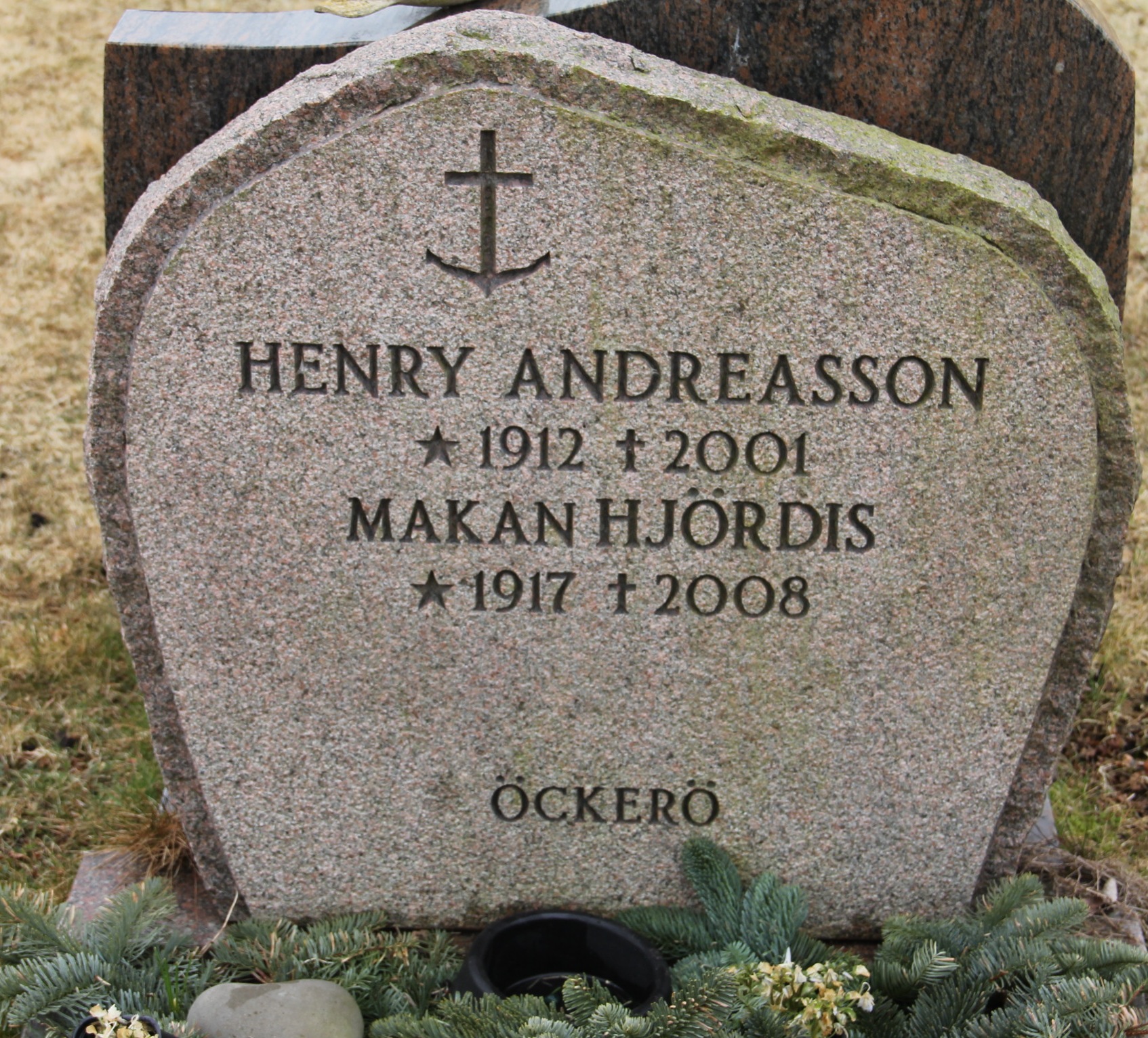 Grav H074 Hönö Kyrkogård