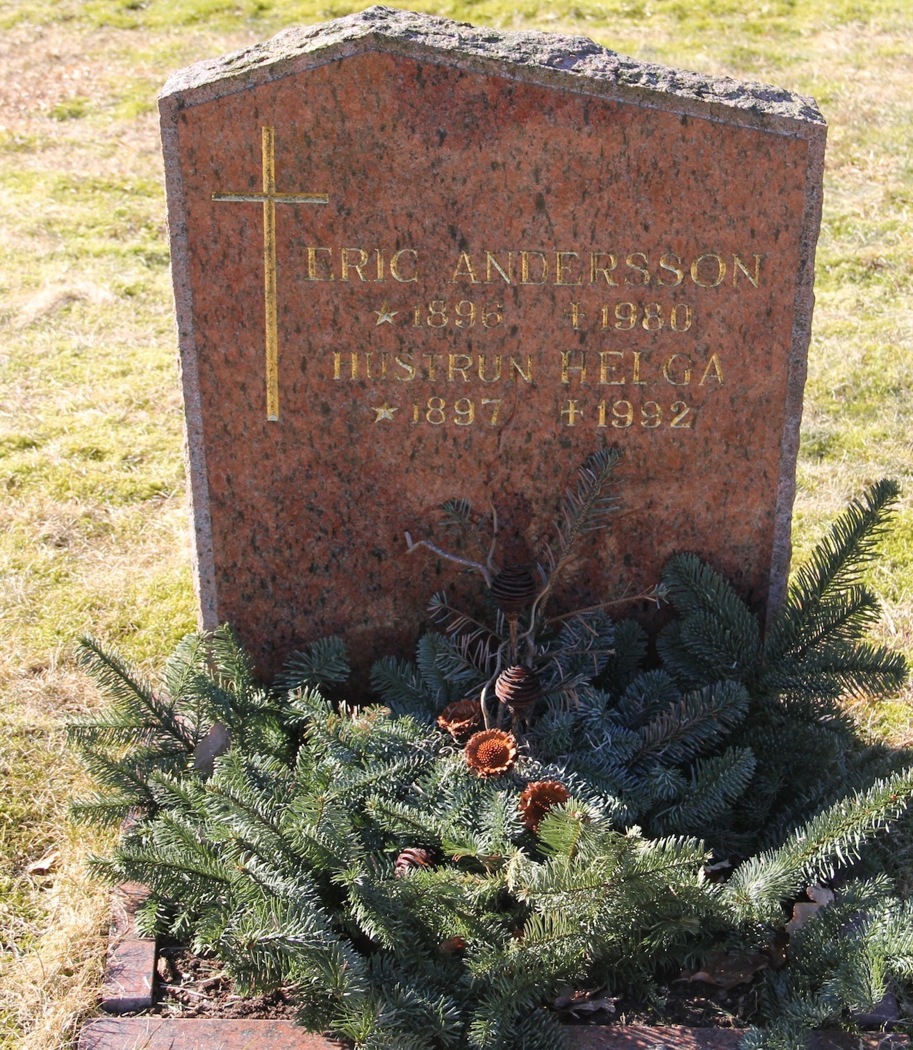Grav D018 Hönö Kyrkogård