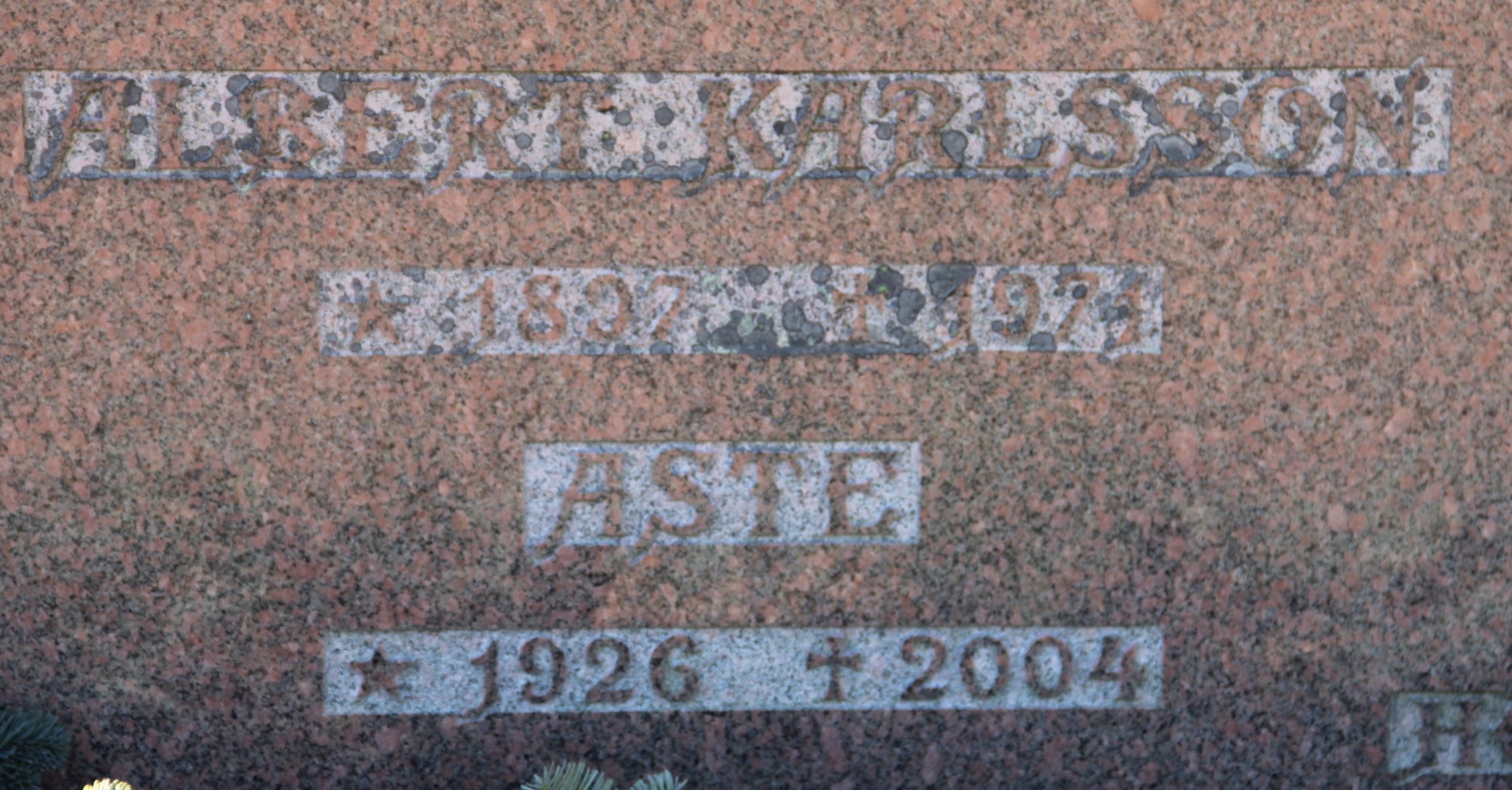 Grav B082 Hönö Kyrkogård