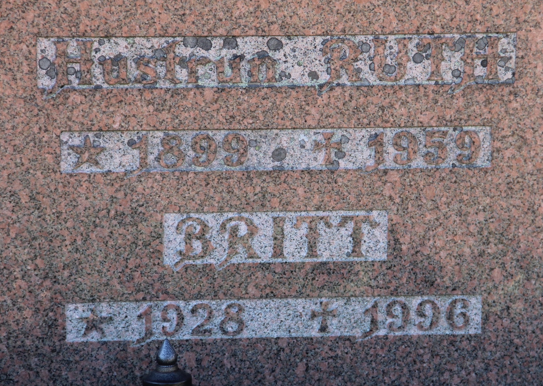 Grav B082 Hönö Kyrkogård
