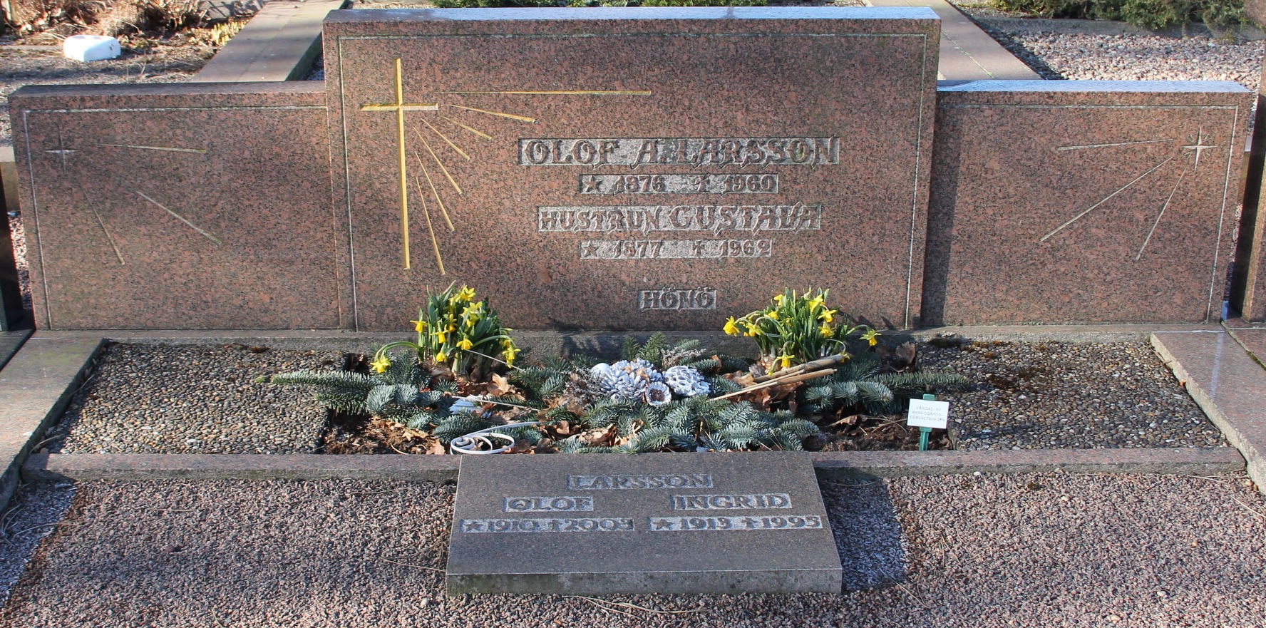 Grav E023 Hönö Kyrkogård