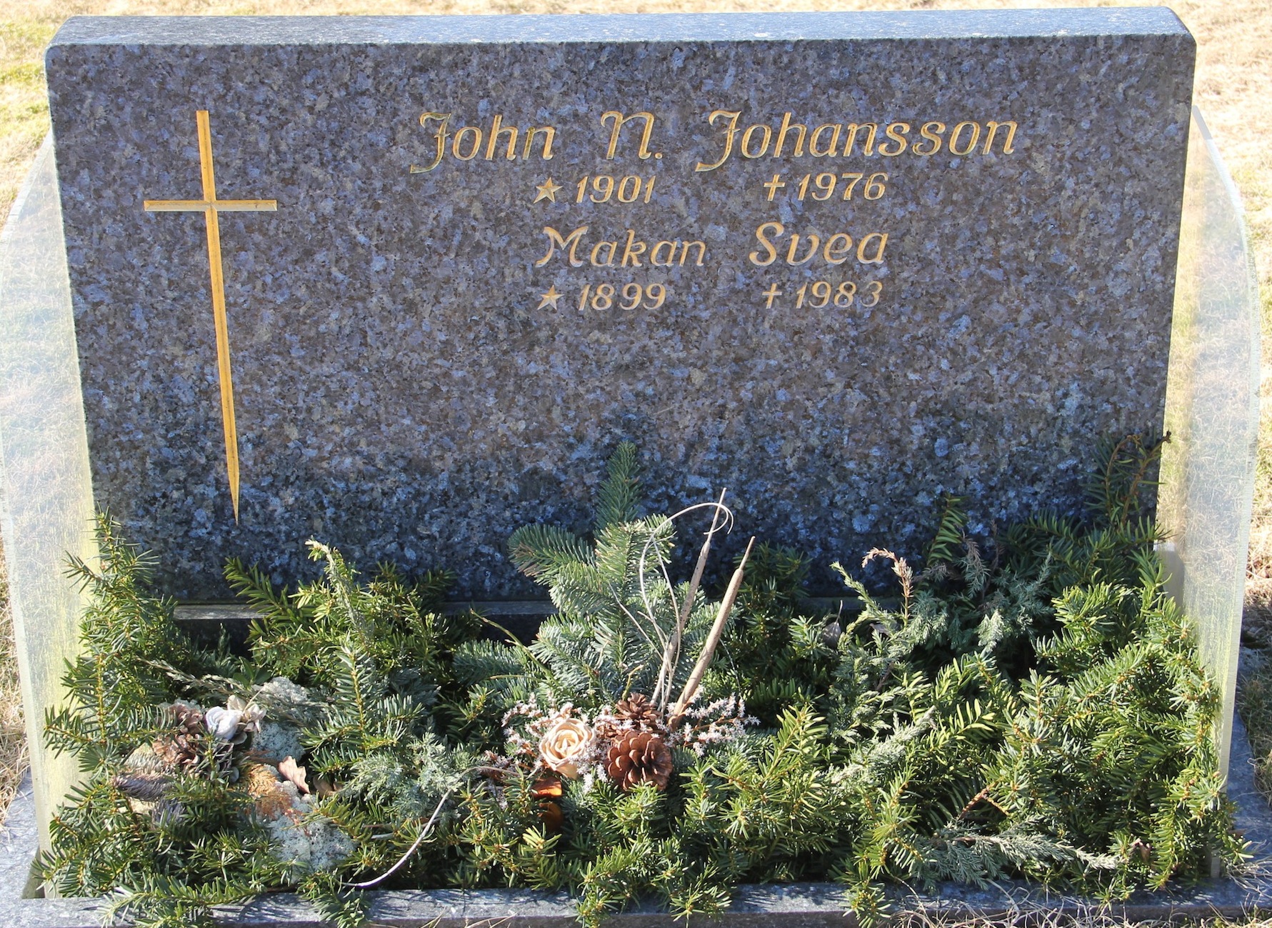 Grav B046 Hönö Kyrkogård