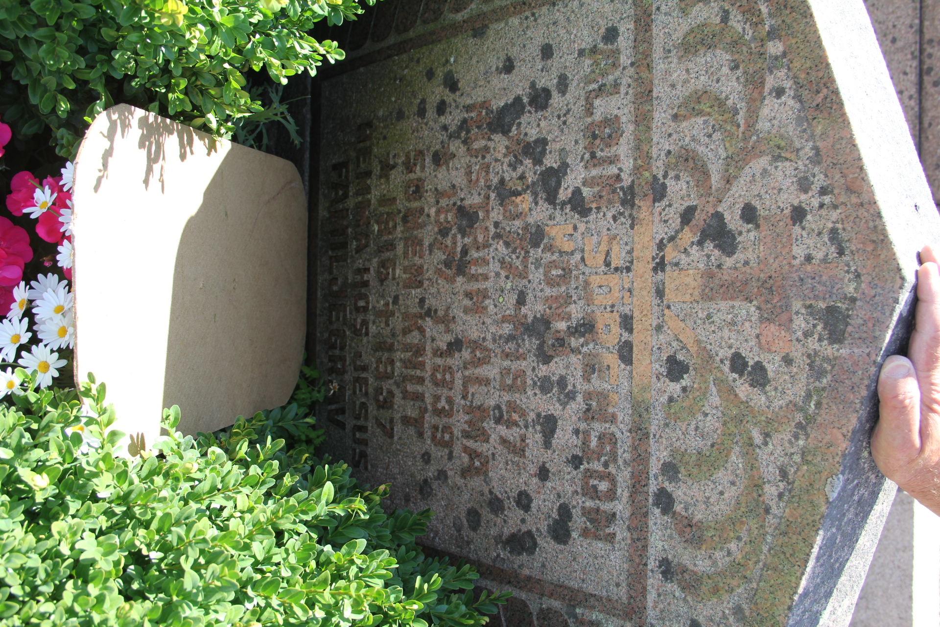 Grav E243 Öckerö Kyrkogård