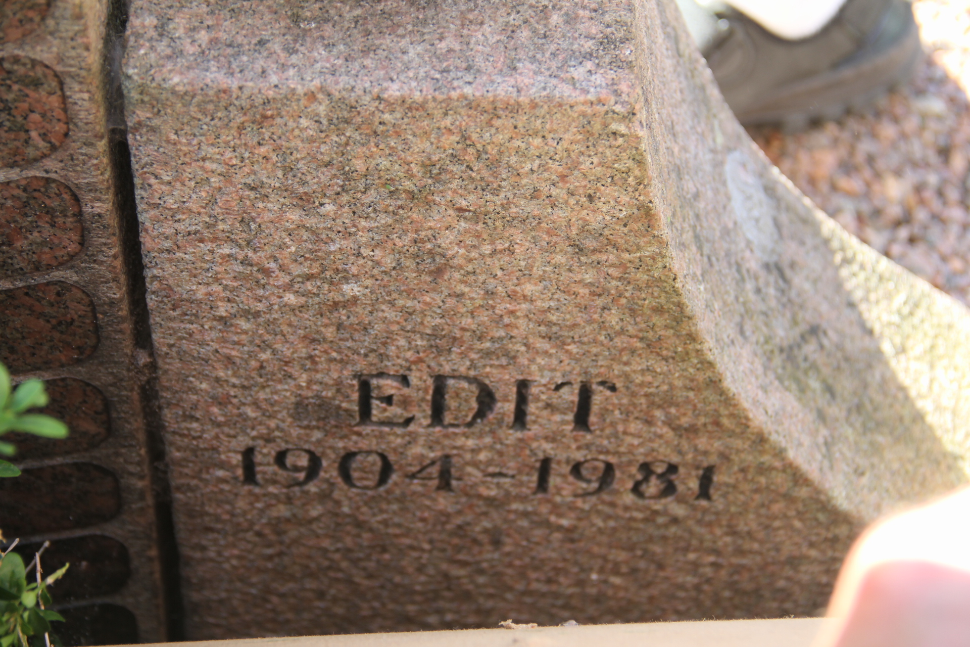 Grav E243 Öckerö Kyrkogård