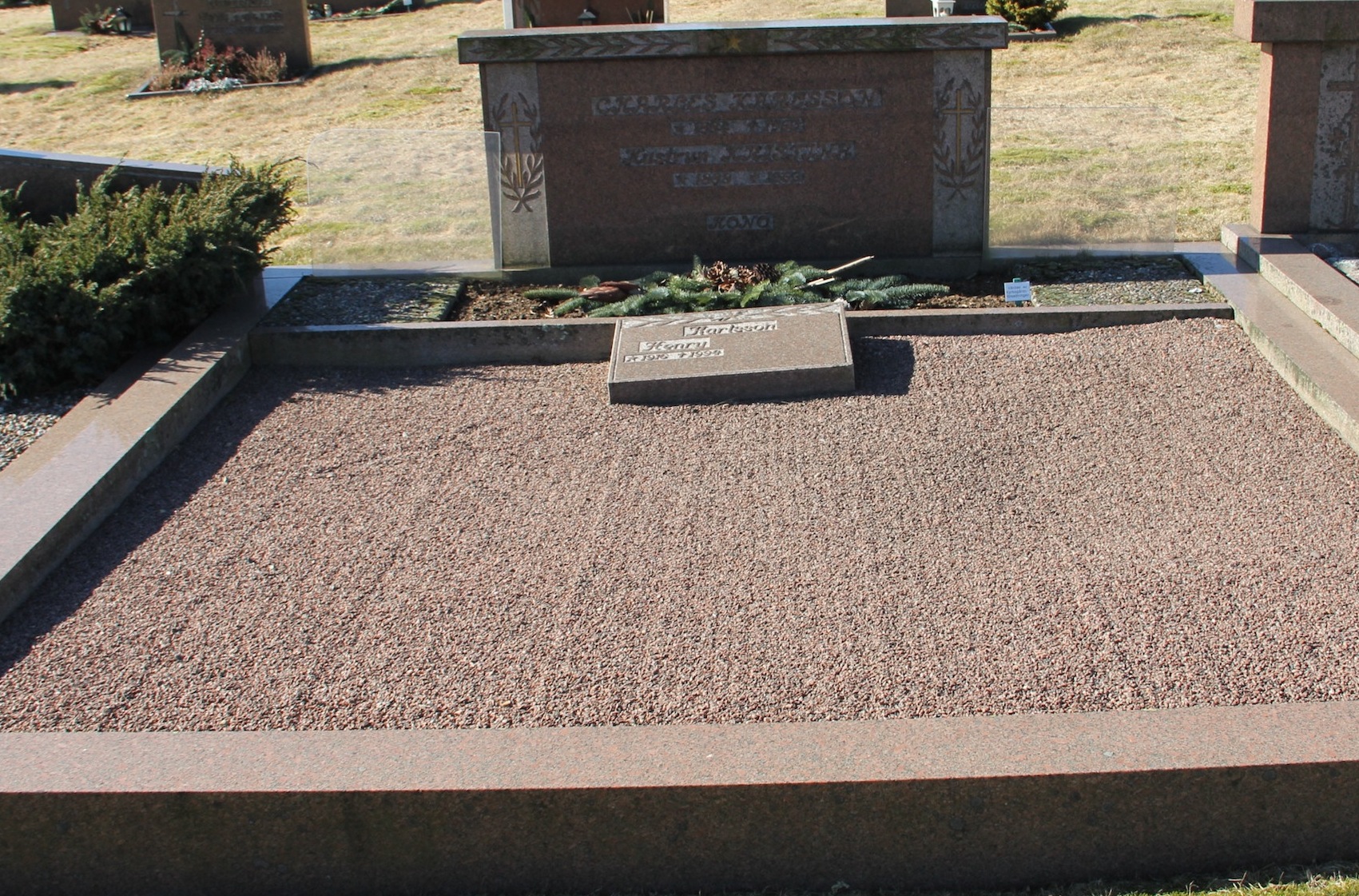 Grav B081 Hönö Kyrkogård
