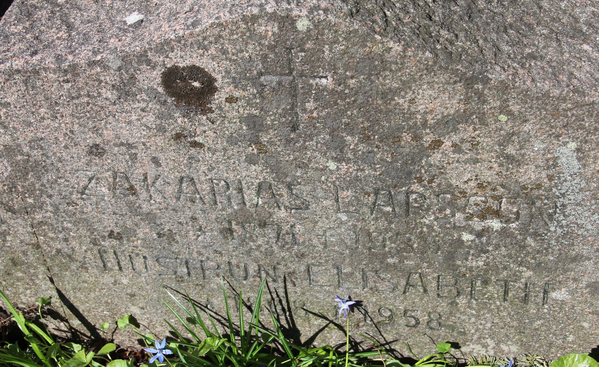 Grav D242 Öckerö Kyrkogård