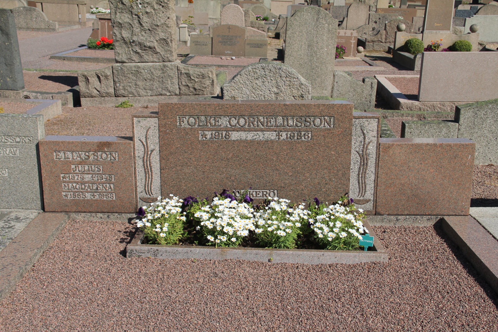 Grav F014 Öckerö Kyrkogård