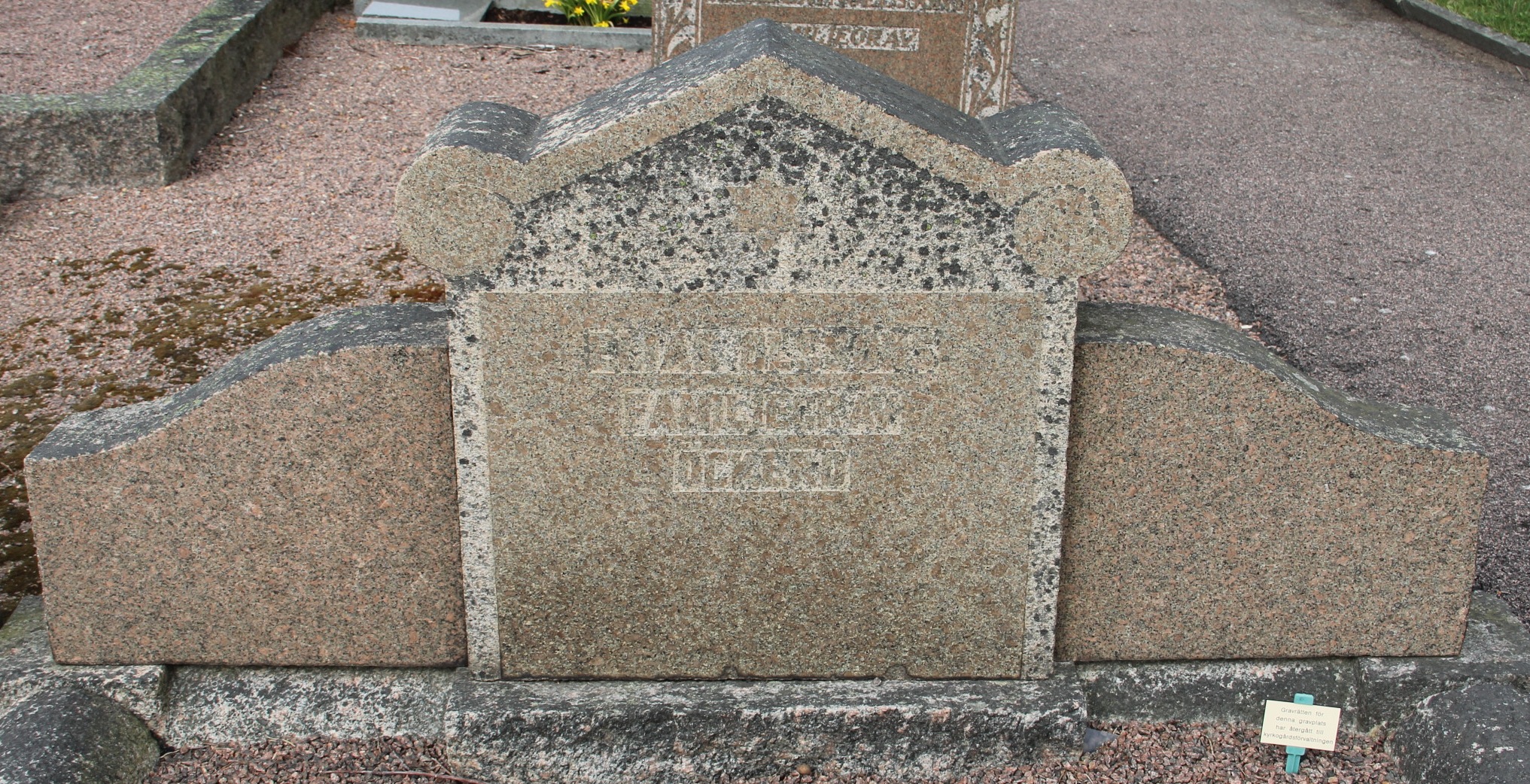 Grav C102 Öckerö Kyrkogård