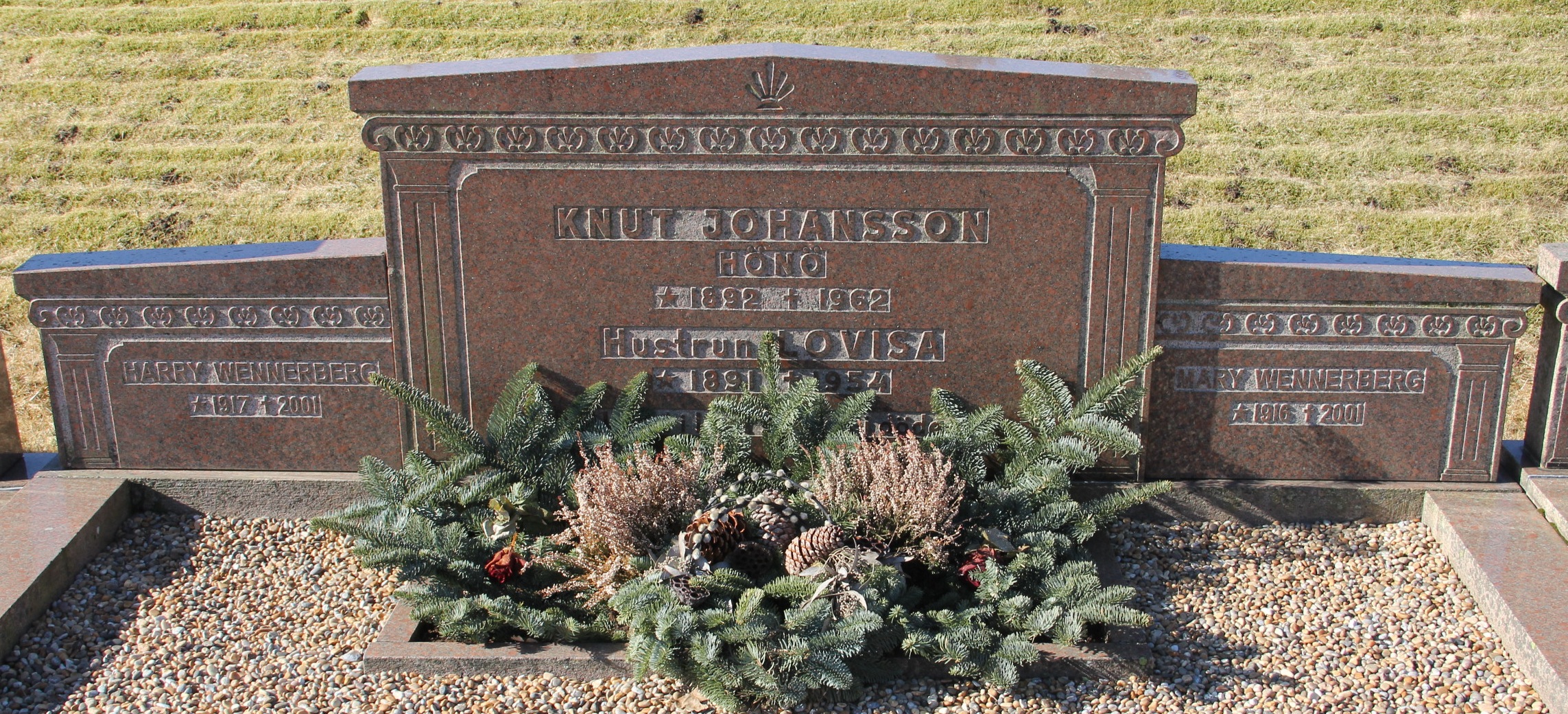 Grav F013 Hönö Kyrkogård
