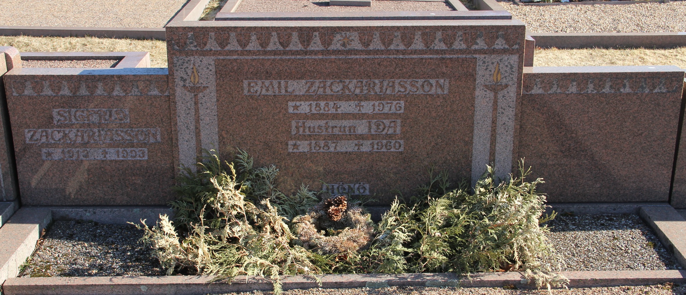 Grav F022 Hönö Kyrkogård