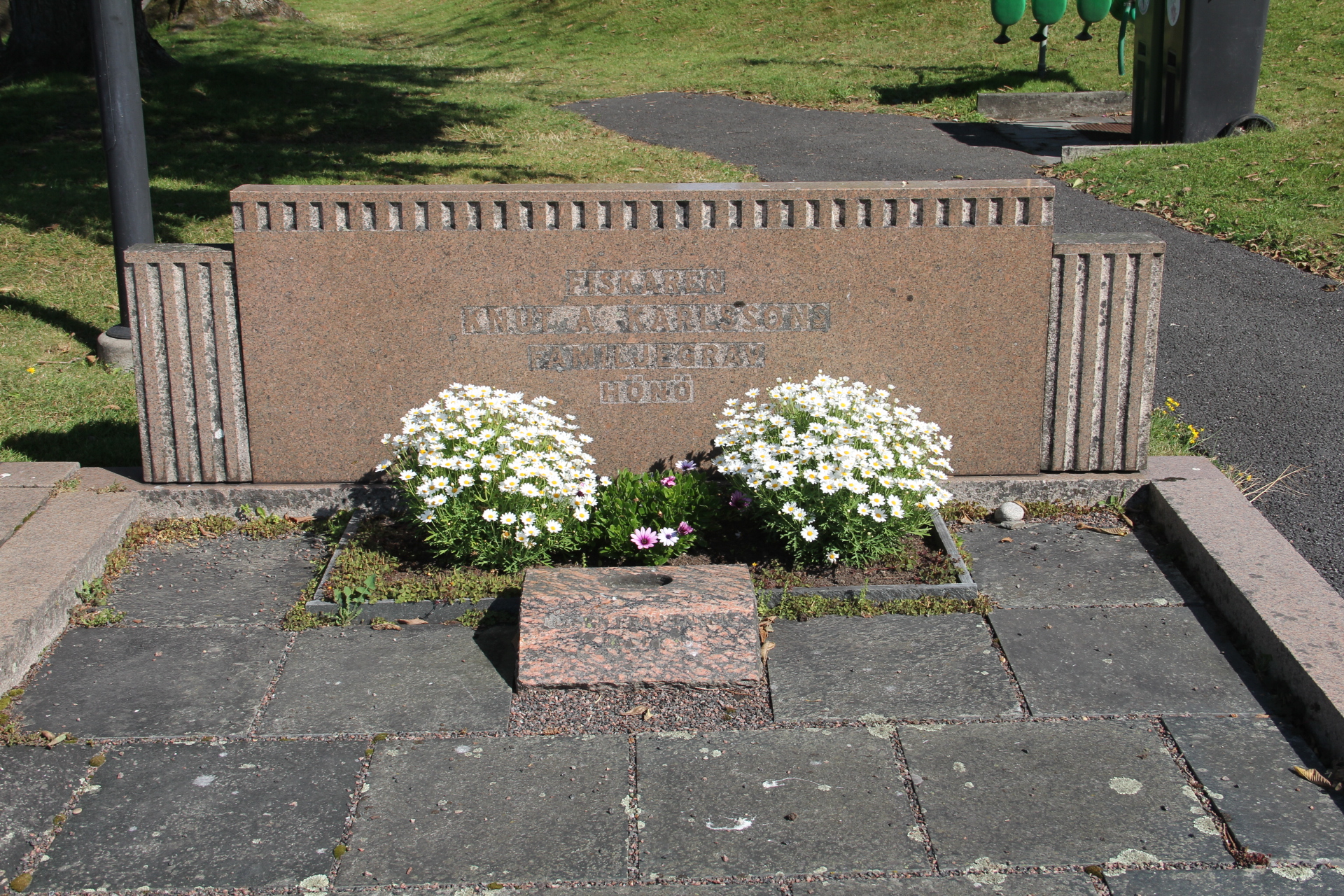 Grav F001 Öckerö Kyrkogård