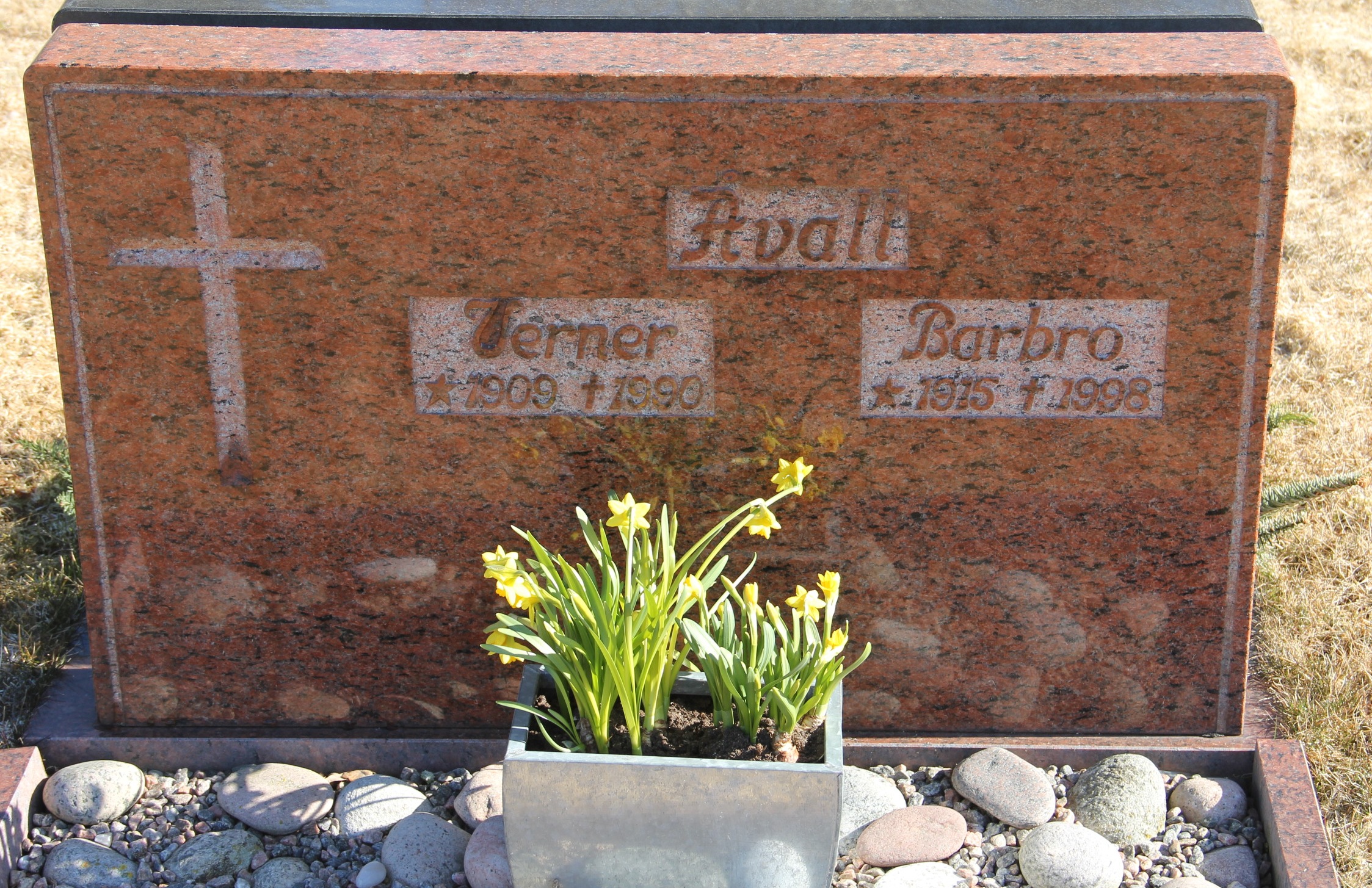 Grav F064 Hönö Kyrkogård