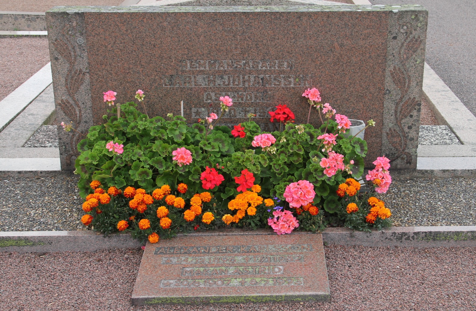 Grav F077 Öckerö Kyrkogård