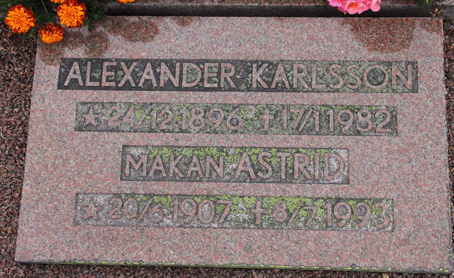 Grav F077 Öckerö Kyrkogård