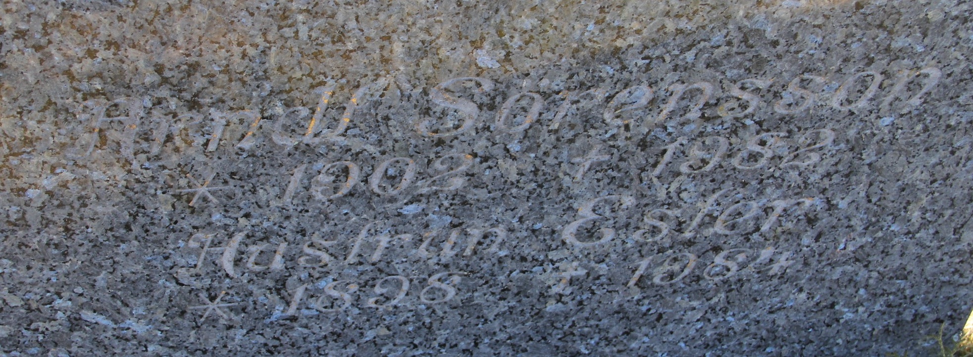 Grav B072 Hönö Kyrkogård