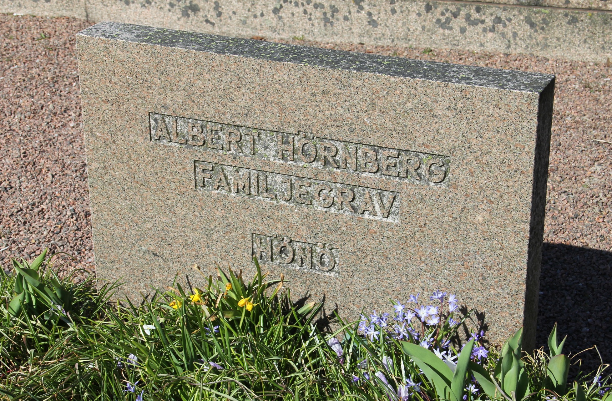 Grav D184 Öckerö Kyrkogård