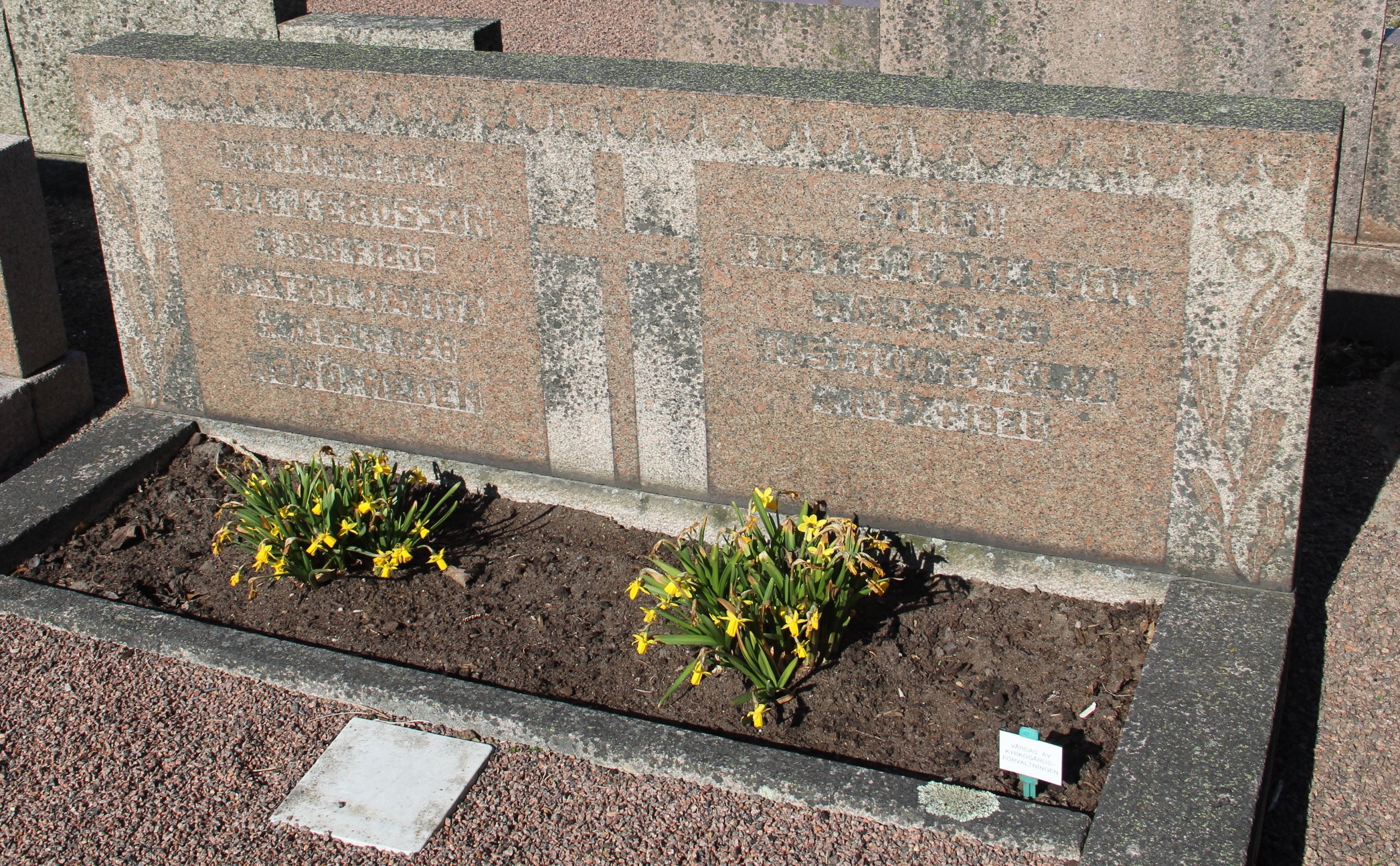 Grav D065 Öckerö Kyrkogård