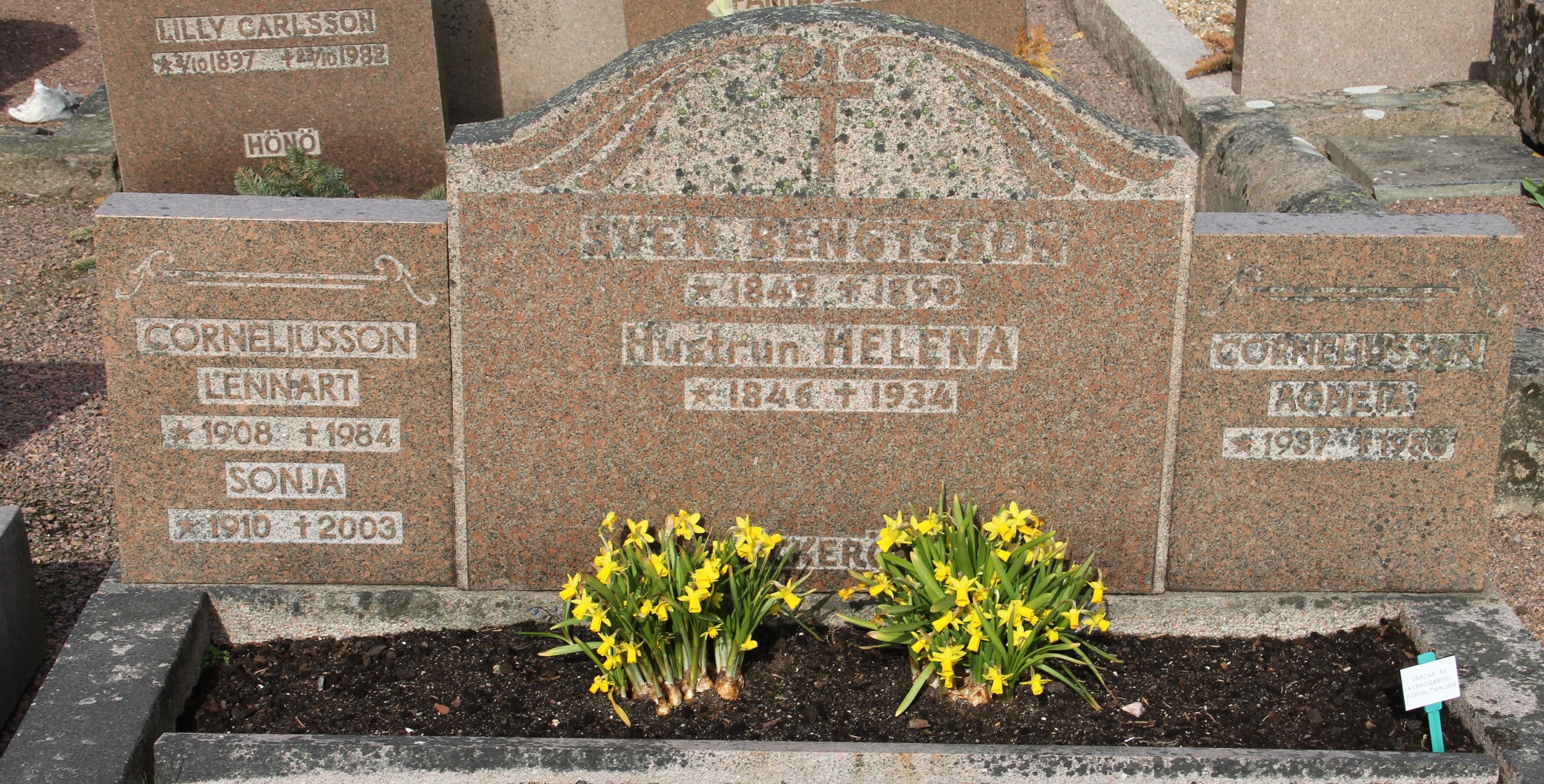 Grav B105 Öckerö Kyrkogård