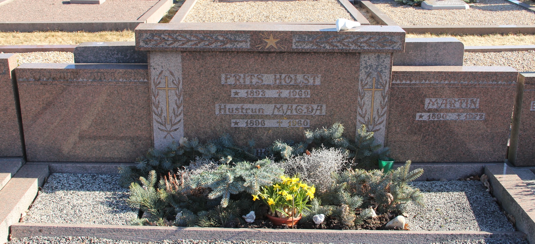 Grav F021 Hönö Kyrkogård