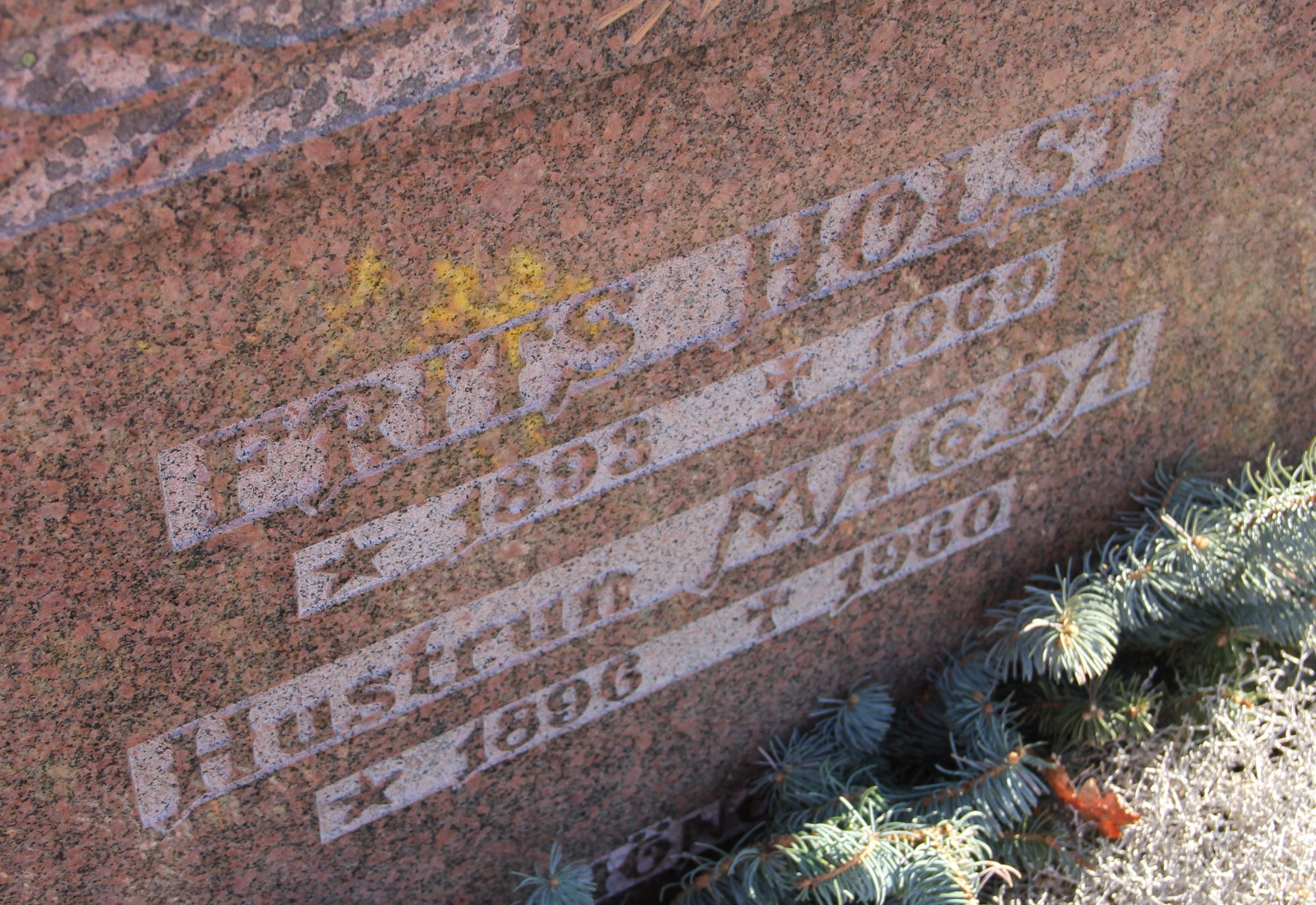 Grav F021 Hönö Kyrkogård