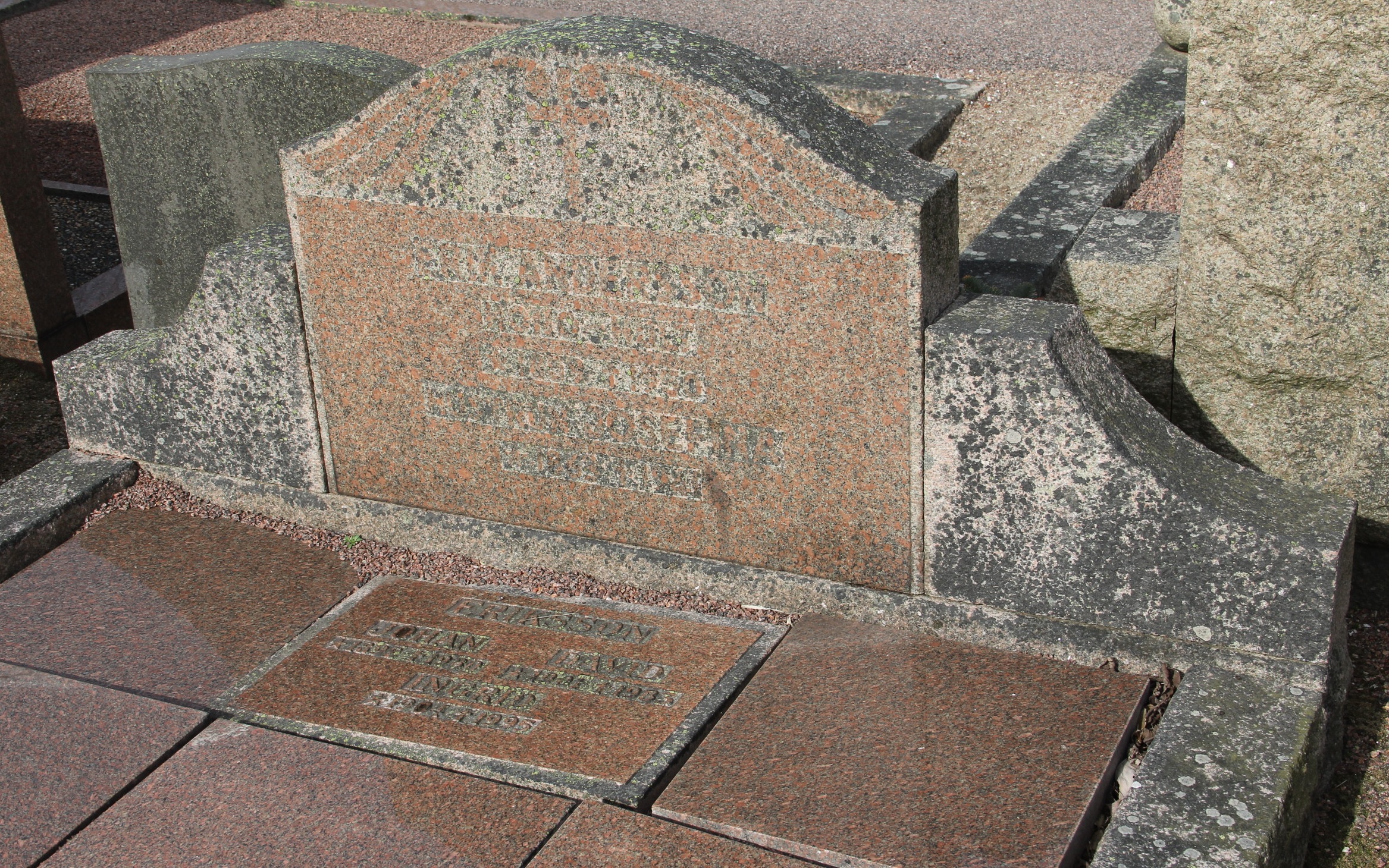 Grav B114 Öckerö Kyrkogård
