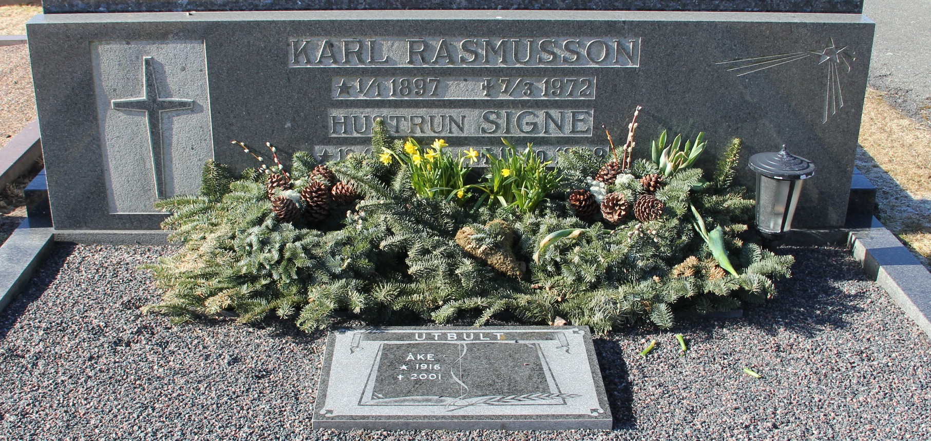 Grav F039 Hönö Kyrkogård