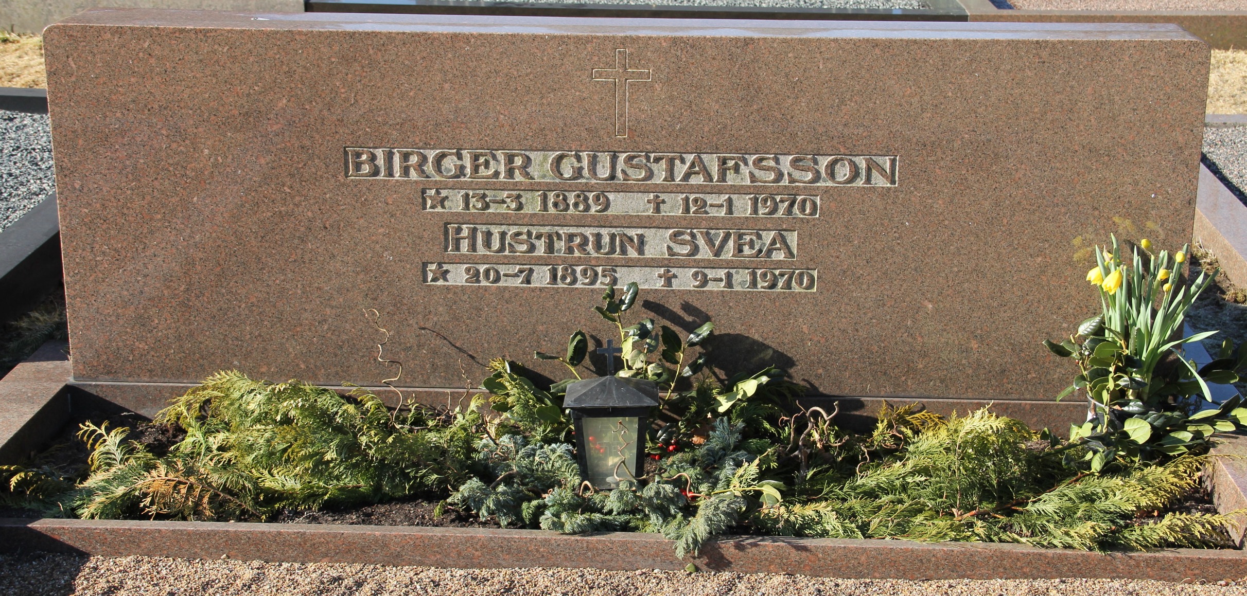 Grav E053 Hönö Kyrkogård