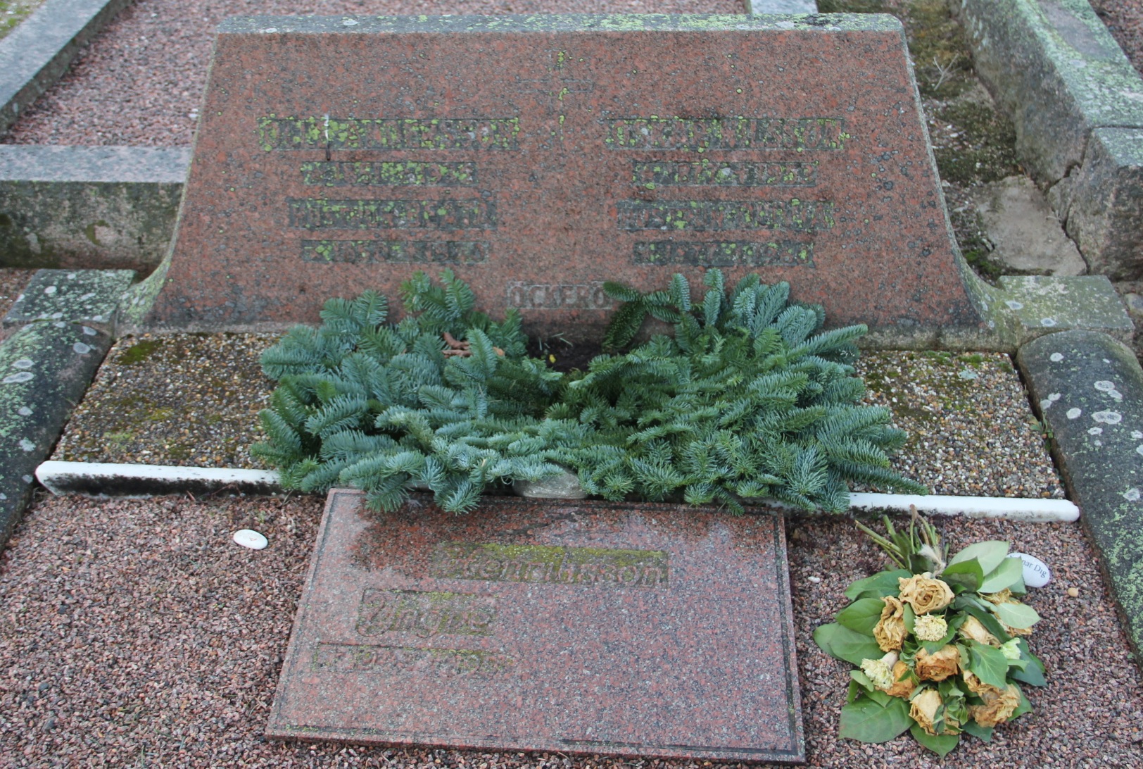 Grav E164 Öckerö Kyrkogård