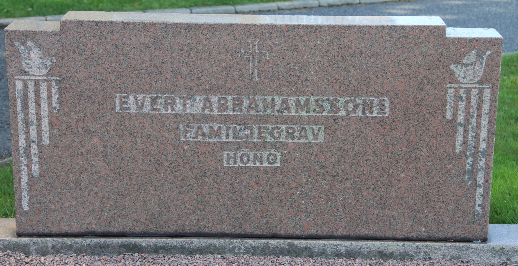 Grav F140 Öckerö Kyrkogård