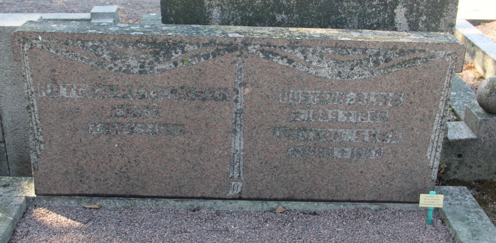 Grav E205 Öckerö Kyrkogård