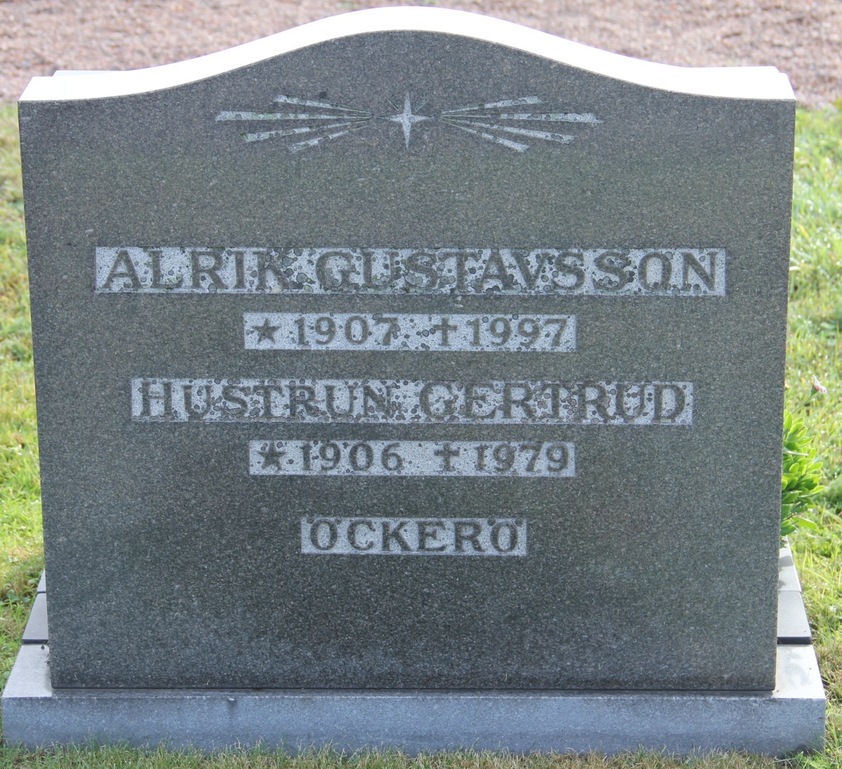 Grav G182 Öckerö Kyrkogård
