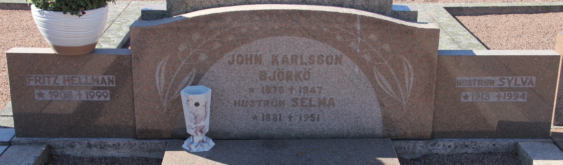 Grav F160 Öckerö Kyrkogård
