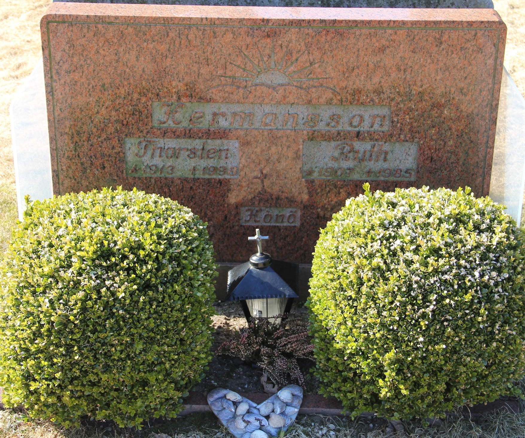 Grav C021 Hönö Kyrkogård