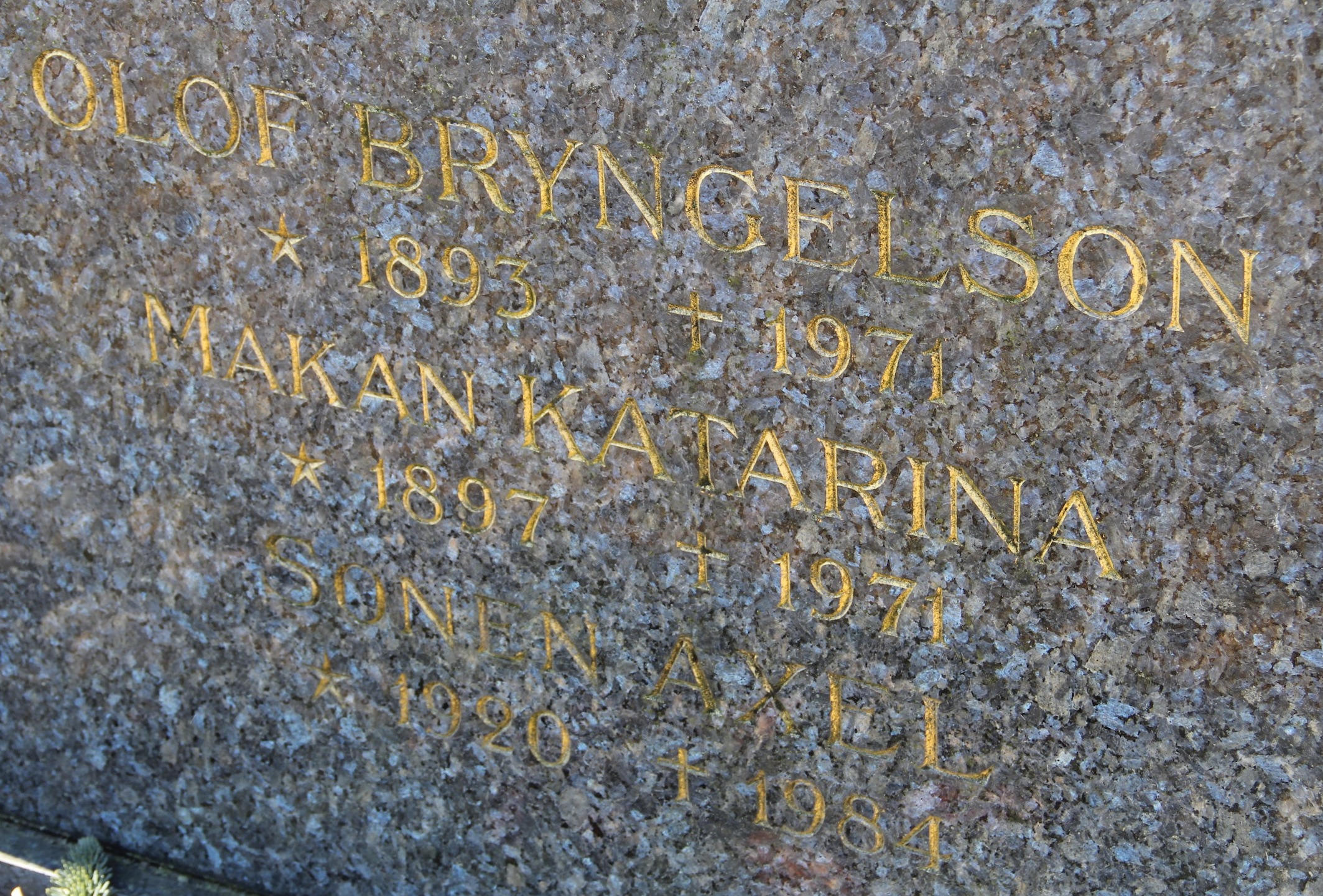 Grav B015 Hönö Kyrkogård