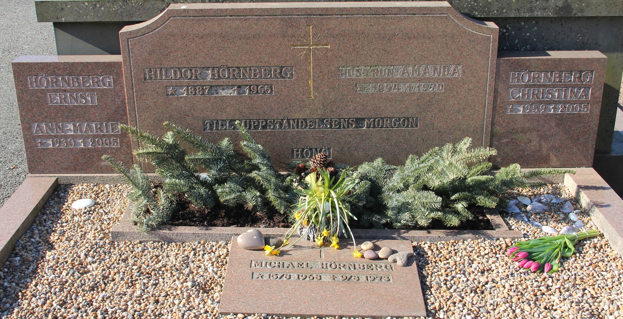 Grav F031 Hönö Kyrkogård