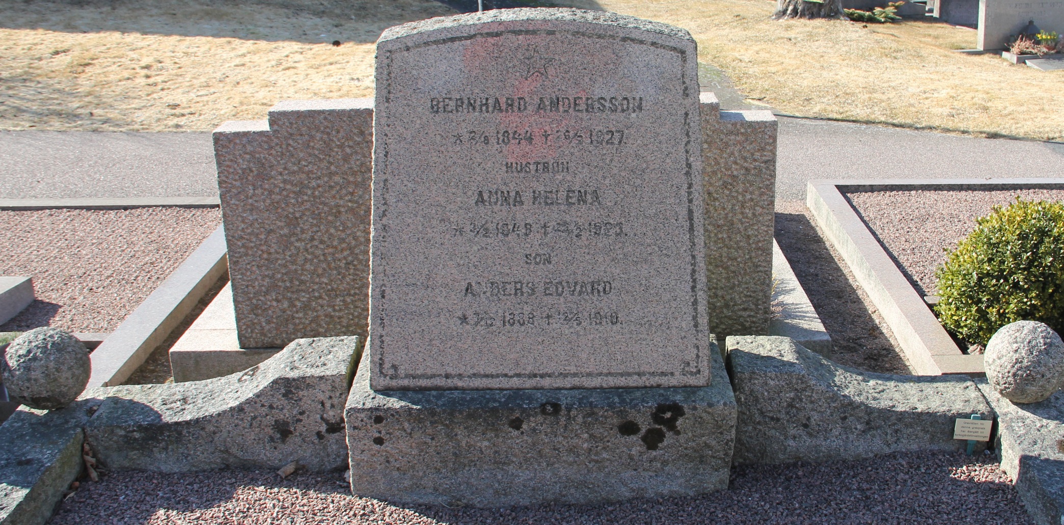 Grav A150 Öckerö Kyrkogård