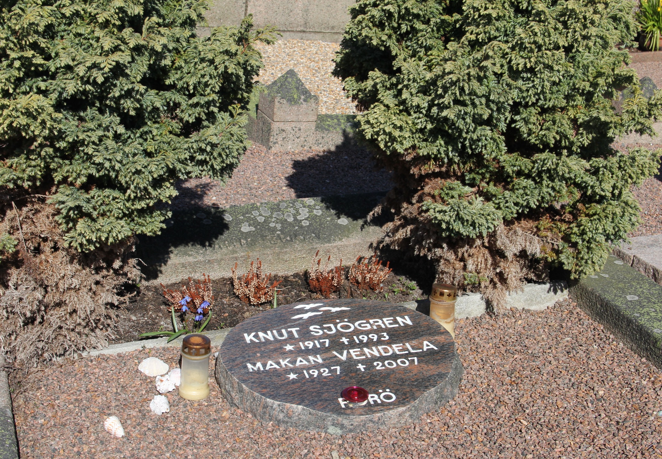 Grav D095 Öckerö Kyrkogård