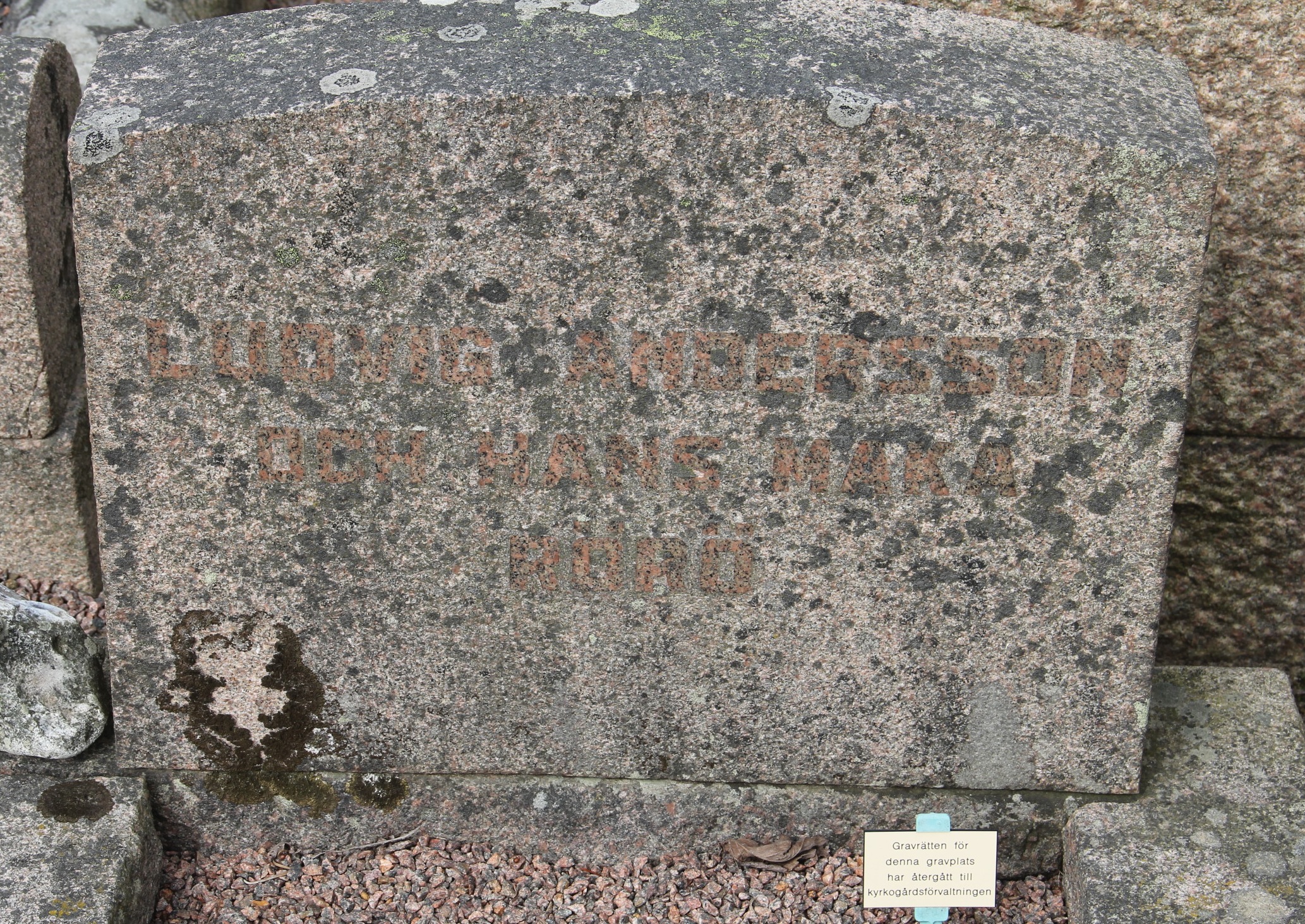 Grav C135 Öckerö Kyrkogård
