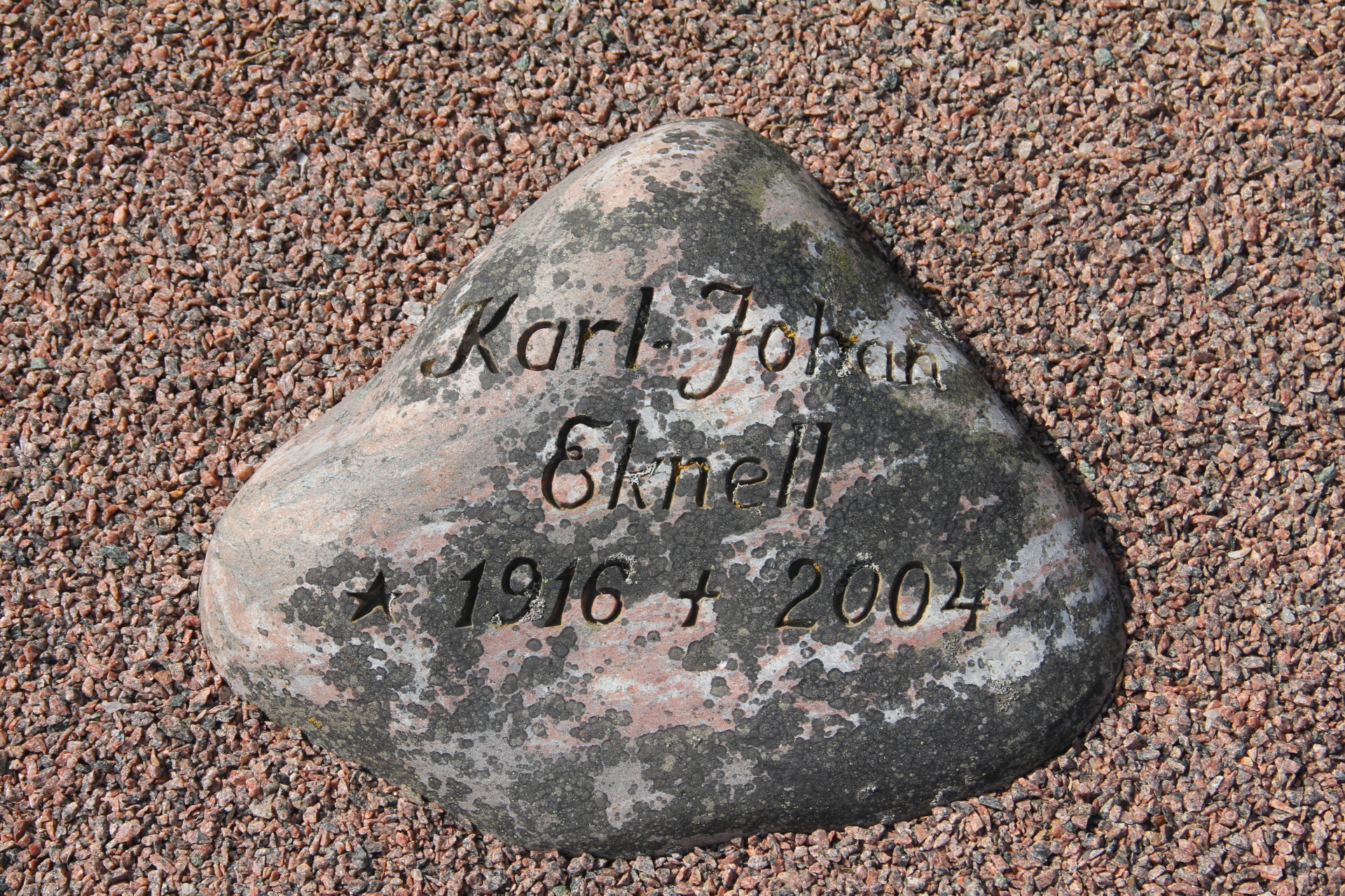 Grav E048 Öckerö Kyrkogård