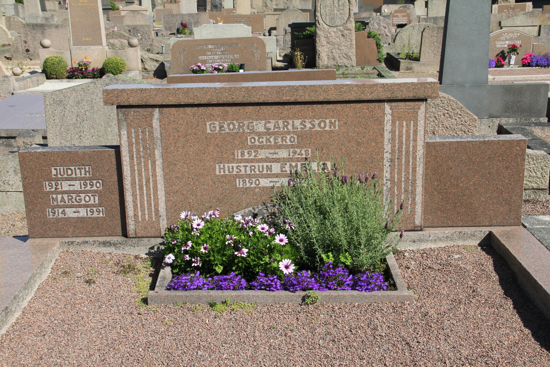 Grav F011 Öckerö Kyrkogård
