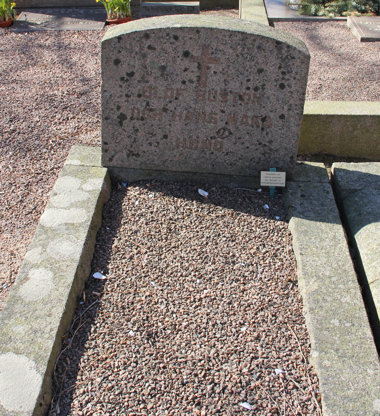 Grav A083 Öckerö Kyrkogård