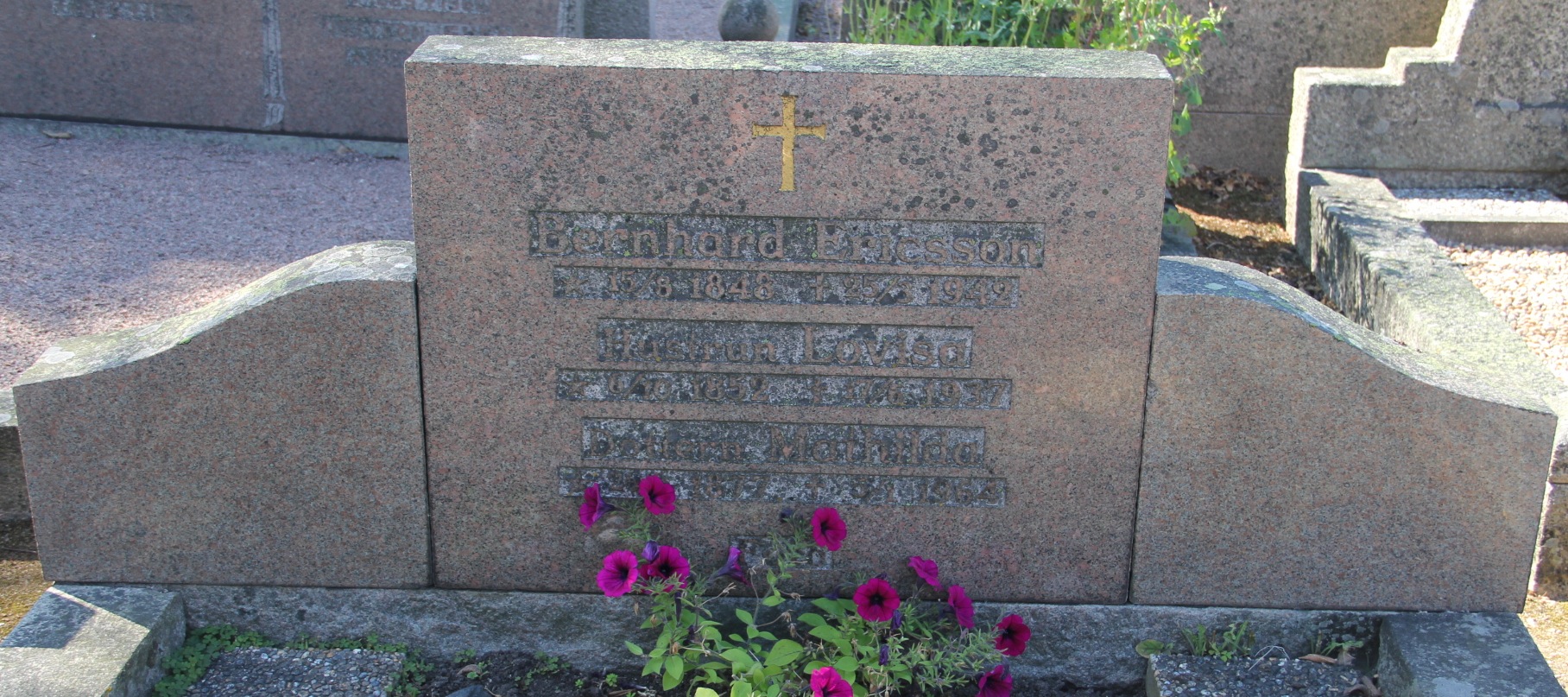 Grav E182 Öckerö Kyrkogård