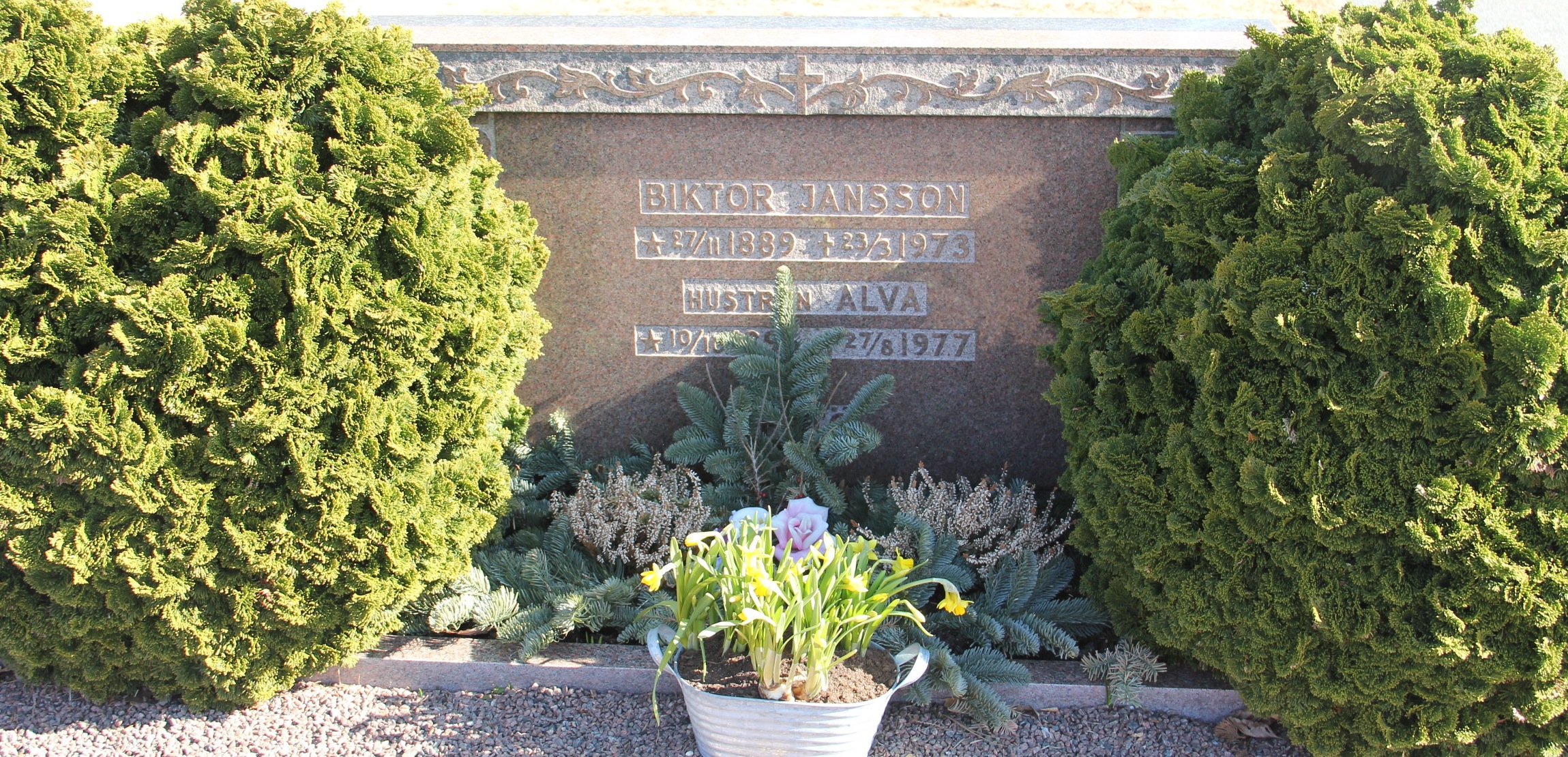 Grav G034 Hönö Kyrkogård
