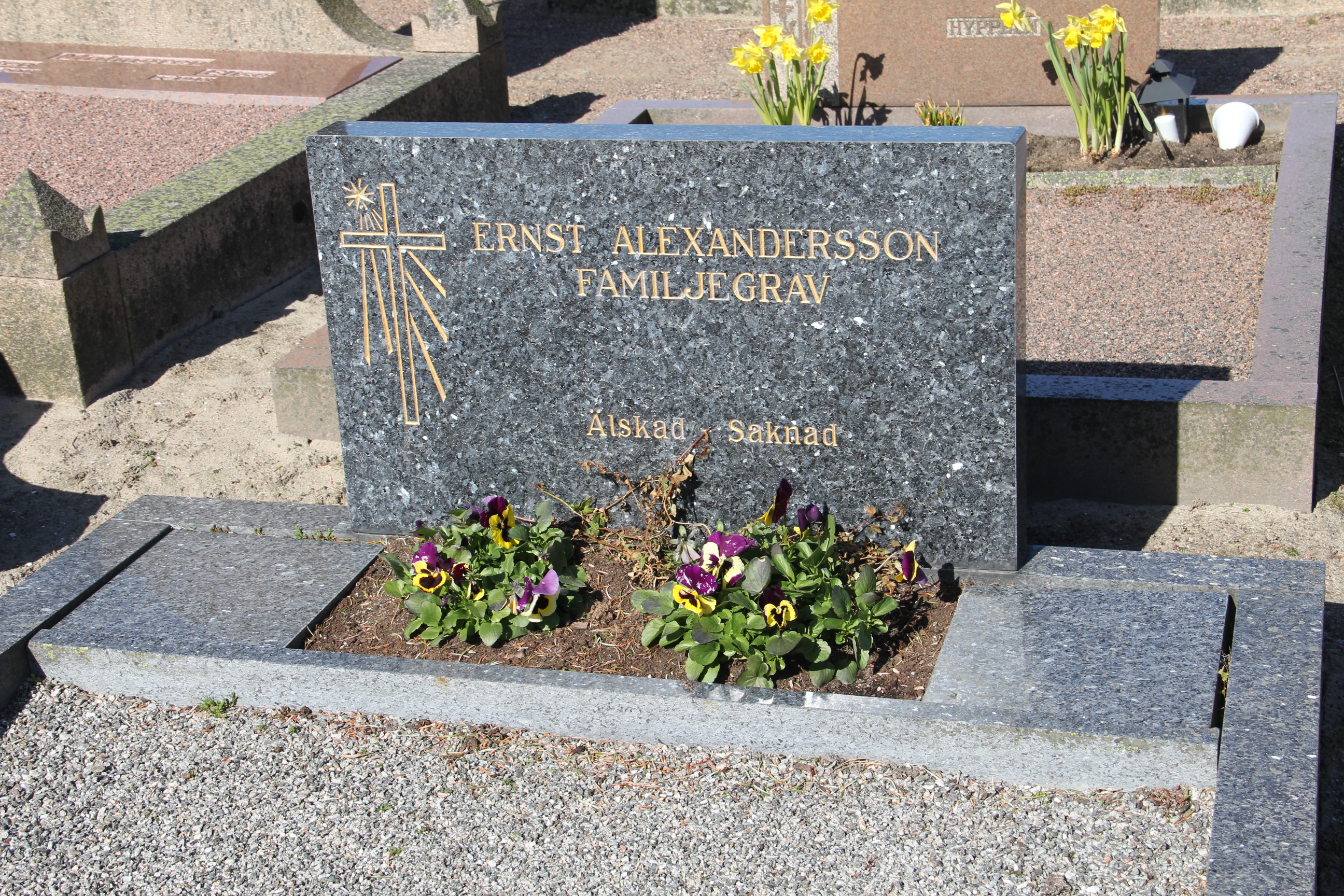 Grav D132 Öckerö Kyrkogård