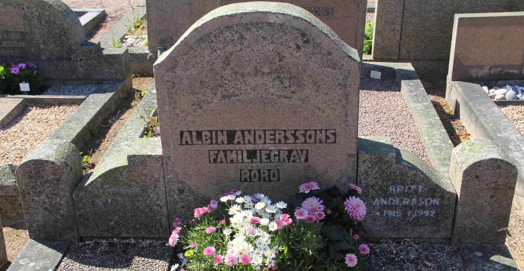 Grav E184 Öckerö Kyrkogård