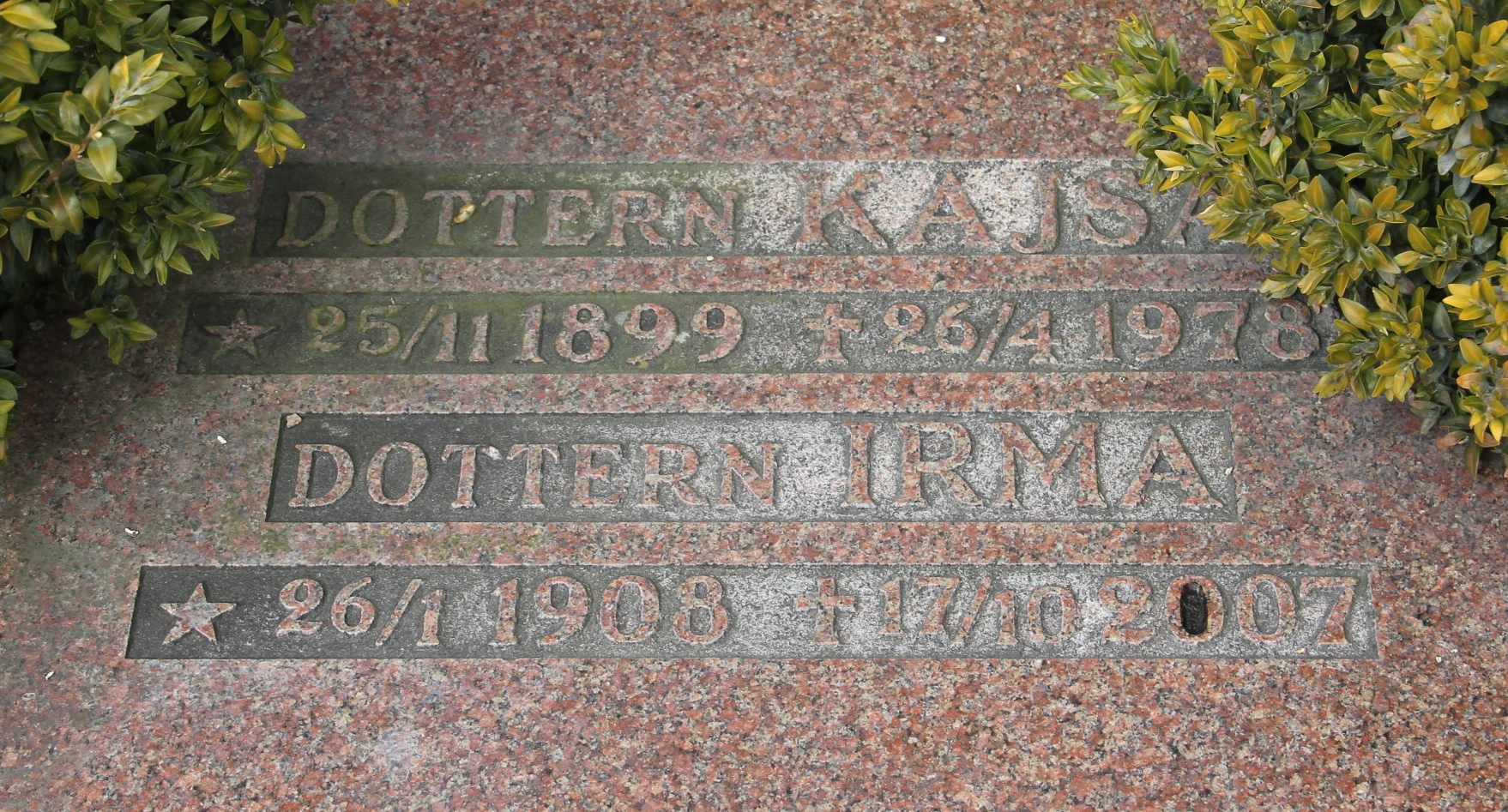 Grav C106 Öckerö Kyrkogård