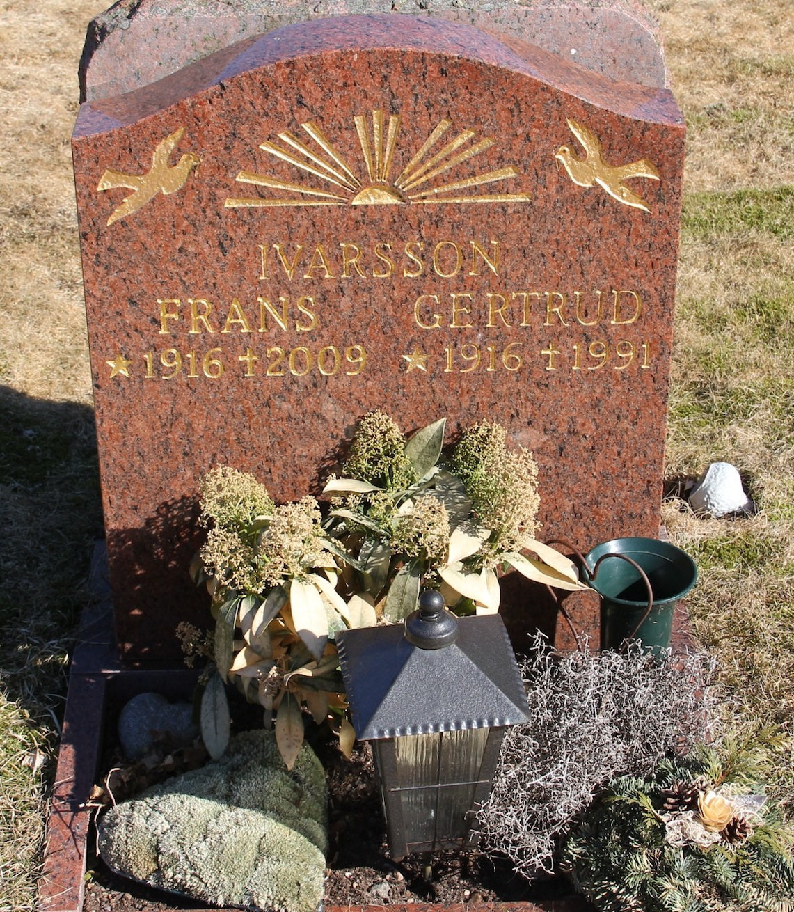 Grav D046 Hönö Kyrkogård