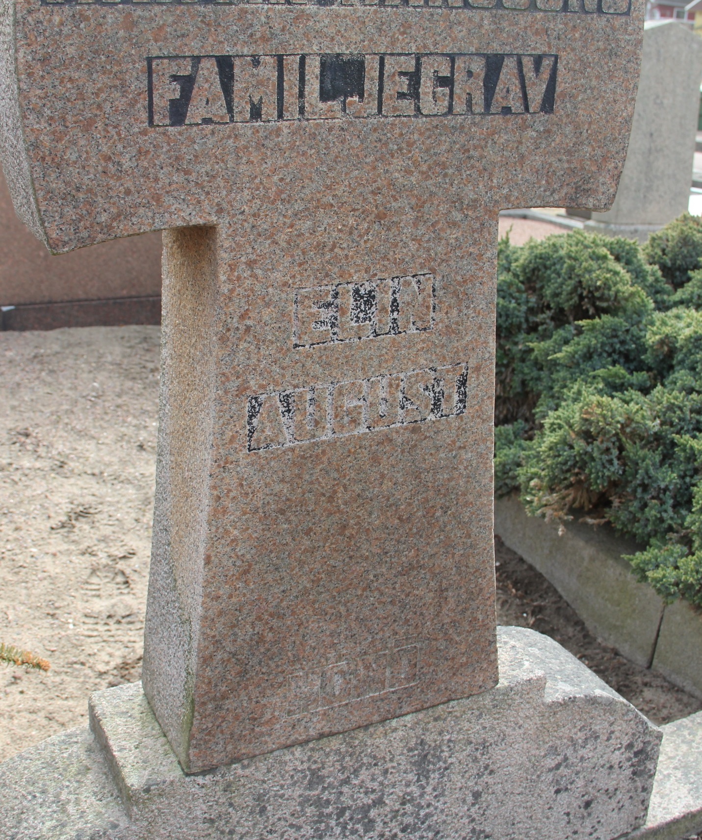 Grav C043 Öckerö Kyrkogård
