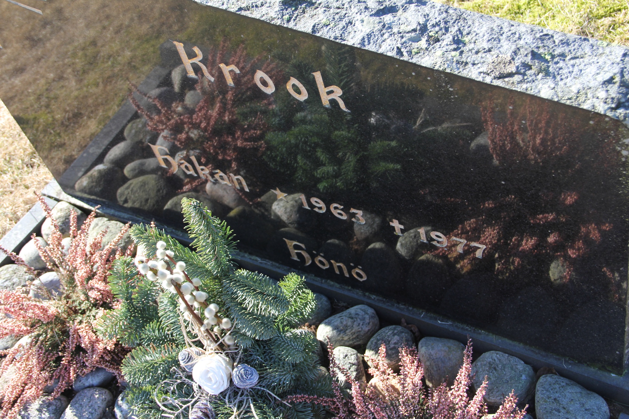 Grav B045 Hönö Kyrkogård