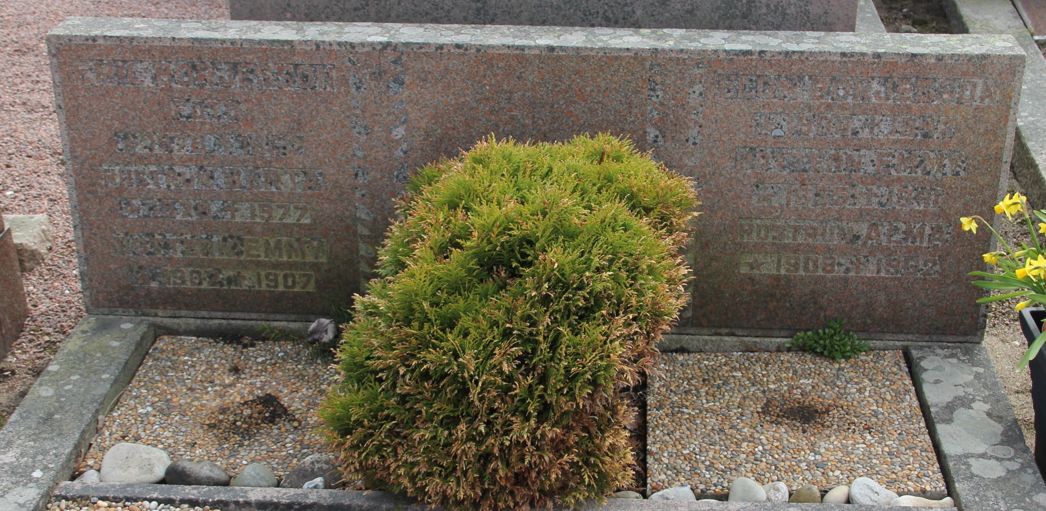 Grav C053 Öckerö Kyrkogård